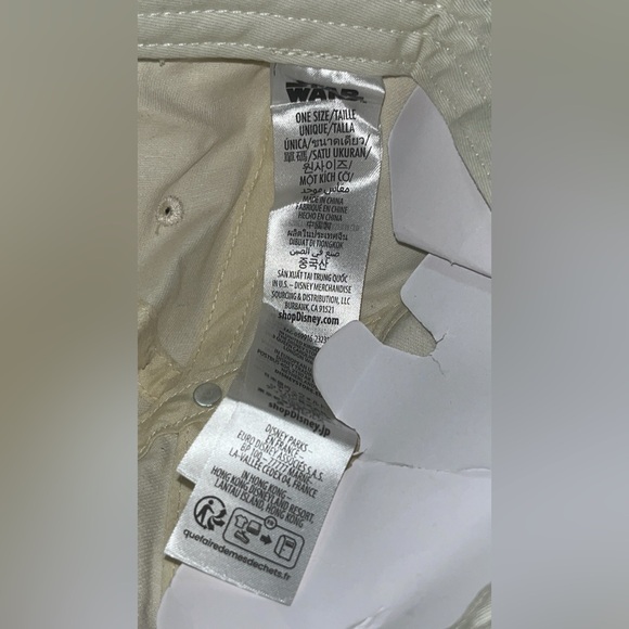 Star Wars characters R2-D2 and C-3PO in a stylized, cartoon screen art design ha - Picture 6 of 6